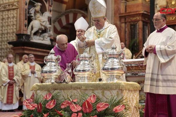Monseñor Osoria valora apoyo espiritual de sacerdotes ante tragedia del Jet Set. (Foto, fuente externa)