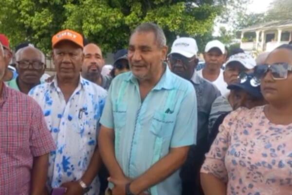 Durante la manifestación, los parceleros insistieron en que se cumpla la palabra del mandatario, quien aseguró la entrega de terrenos a 512 beneficiarios.