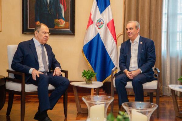 Presidente Abinader recibe visita del canciller ruso Serguéi Lavrov en el Palacio Nacional