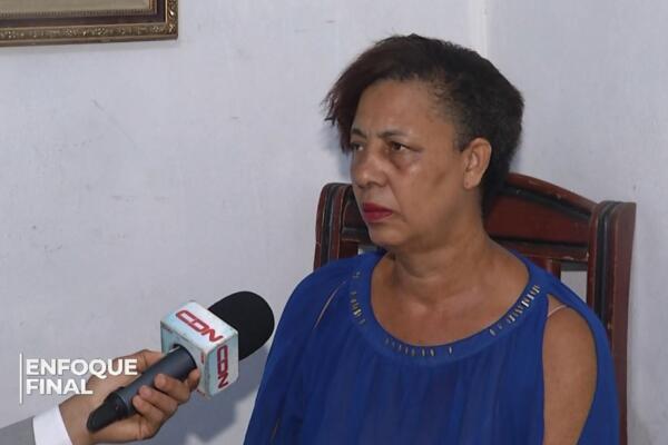 Mujer busca reencontrarse con su hijo después de 30 años