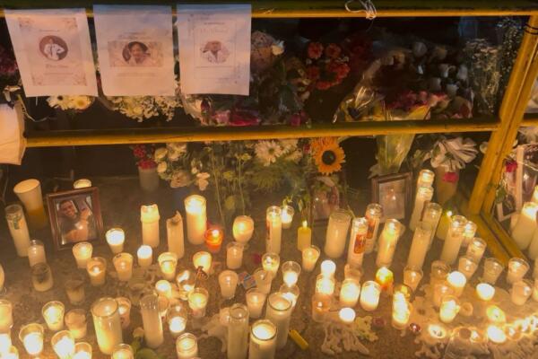 Todos los días se ha realizado  encendido de velas por víctimas del Jet Set 
Foto: CDN