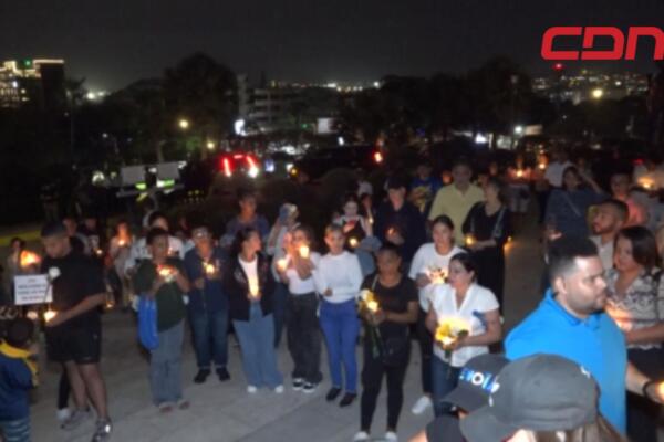 Encendido de velas y oraciones en Santiago por tragedia en el Jet Set.