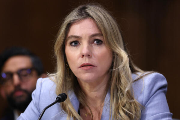 Sarah Wynn-Williams, exdirectora de Políticas Públicas Globales de Facebook, testifica durante una audiencia del Comité Judicial del Senado el 9 de abril de 2025 en Washington, D.C. AFP