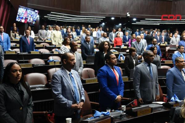 Cámara de Diputados rinde homenaje a víctimas de la tragedia en Jet Set. (foto, fuente externa)