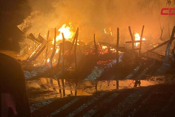 El incendio resultó sofocado tras varias horas de trabajo conjunto, evitando la propagación del fuego a otras áreas. 