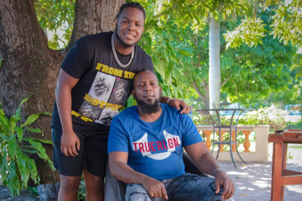 Vladimir Guerrero responde a las críticas por andar en motoconcho