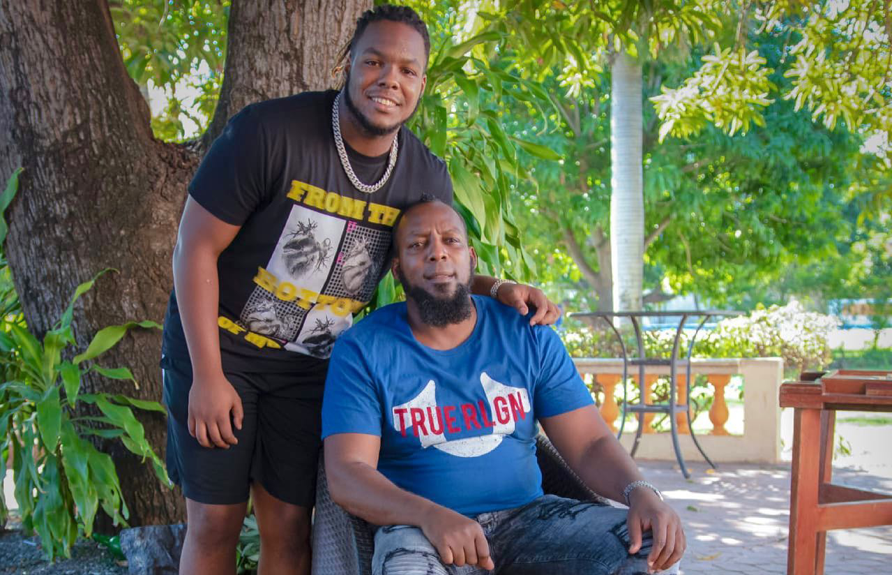 Vladimir Guerrero responde a las críticas por andar en motoconcho