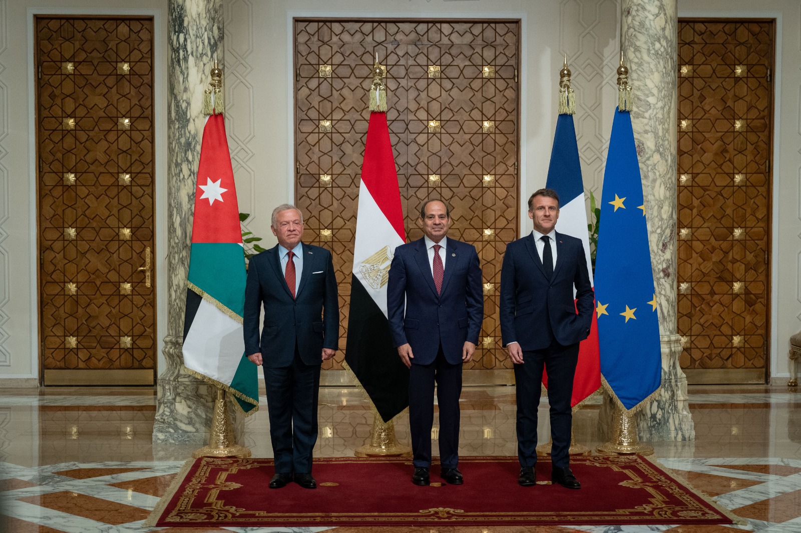 La llamada a cuatro bandas fue organizada "por iniciativa" de Macron después de una cumbre tripartita que mantuvo con el líder egipcio y el monarca jordano, informaron fuentes de la presidencia francesa.
