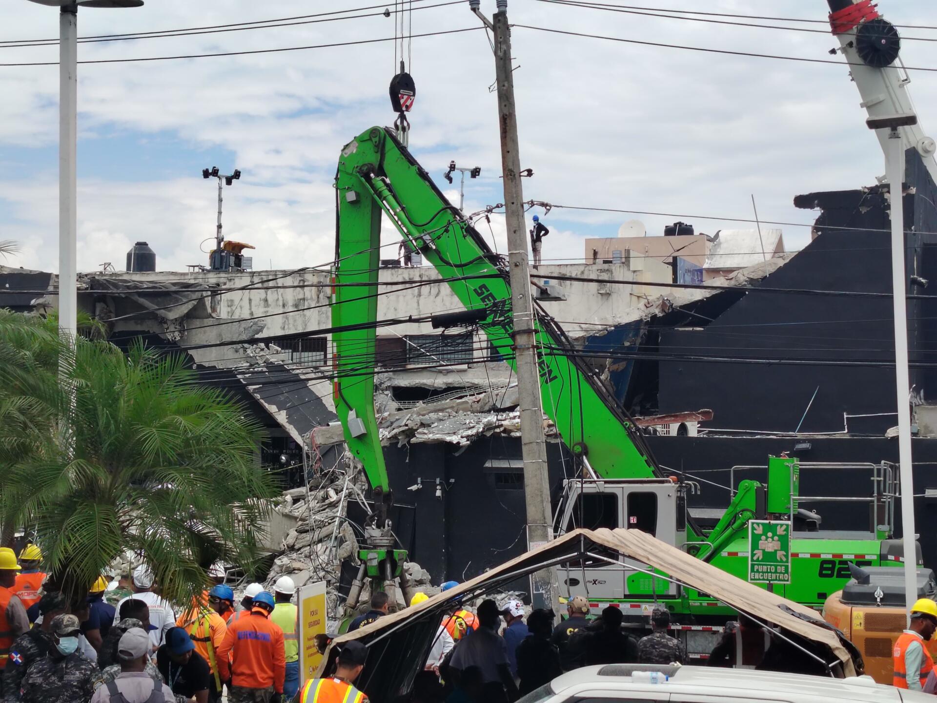 Avanza demolición de pared lateral del Jet Set para facilitar labores de rescate
