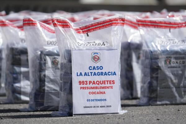 DNCD captura a dos boricuas y un dominicano con 993 paquetes de cocaína en muelle de La Altagracia