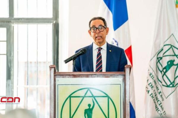 El presidente de la ACRD, Manuel Ramón Herrera Carbuccia. (foto, fuente externa)