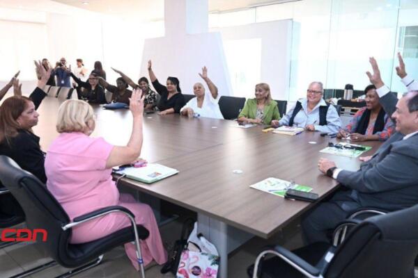 Gobierno anuncia aumento salarial del 30 % para las trabajadoras del hogar. (foto, fuente externa)