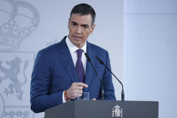 El Primer Ministro español, Pedro Sánchez,  informa sobre la situación del país un día después del masivo corte de energía durante una conferencia de prensa en el Palacio de La Moncloa, en Madrid, España, 29 de abril de 2025