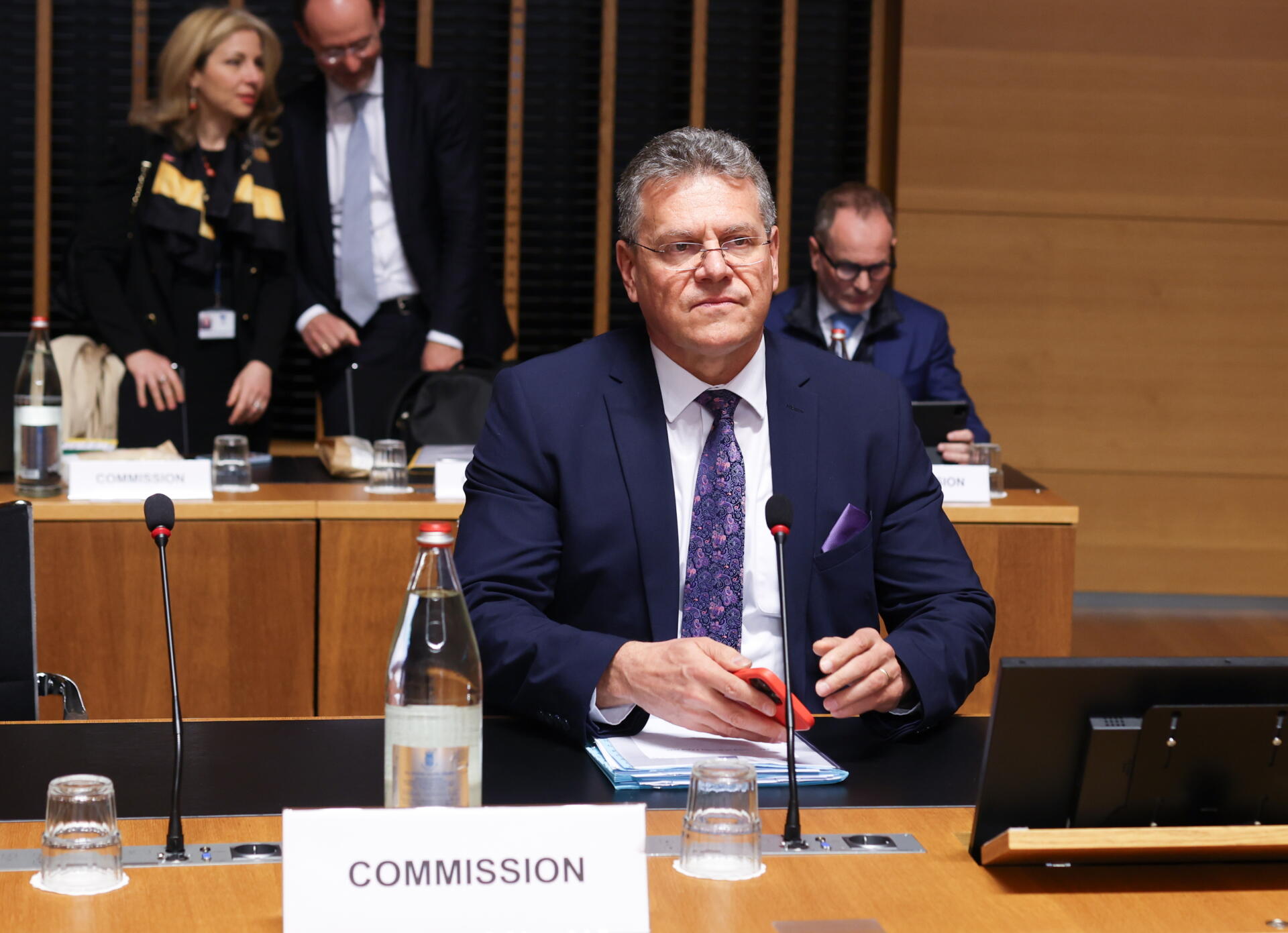 La UE, dispuesta a negociar con EE. UU. sobre aranceles, pero no esperará "indefinidamente"