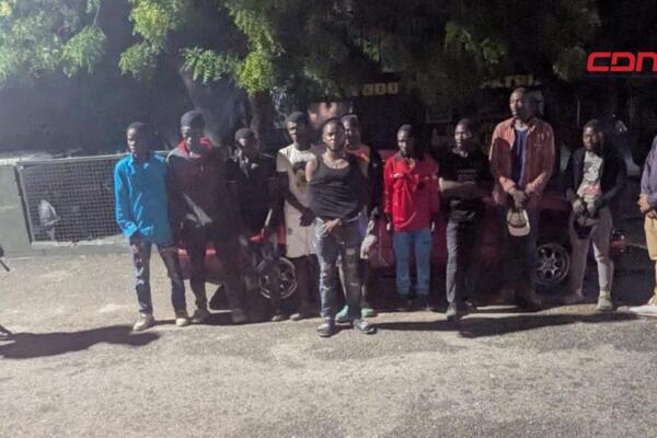 Arrestan a dos conductores por transportar haitianos indocumentados. (foto, fuente externa)