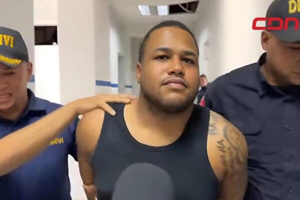 Cristopher Adames resultó arrestado por agentes en Santo Domingo. 