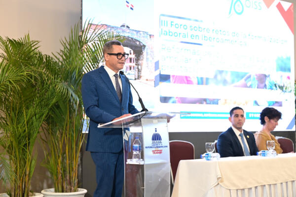 El ministro Eddy Olivares inauguró el III Foro sobre Retos de la Formalización Laboral en Iberoamérica
