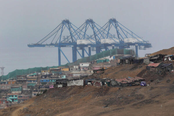 El puerto de Chancay, que abrirá una puerta a China en las costas de Lima, Perú, y será una escala fundamental de la Nueva Ruta de la Seda en Suramérica. Foto: EFE
