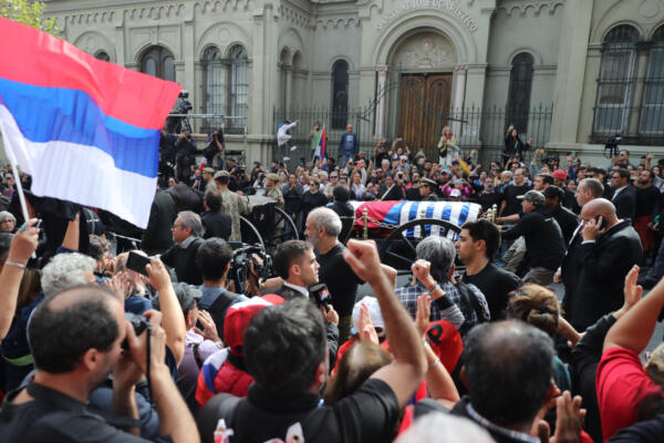 
El féretro de José Mujica llega al Palacio Legislativo de Montevideo para su velorio

