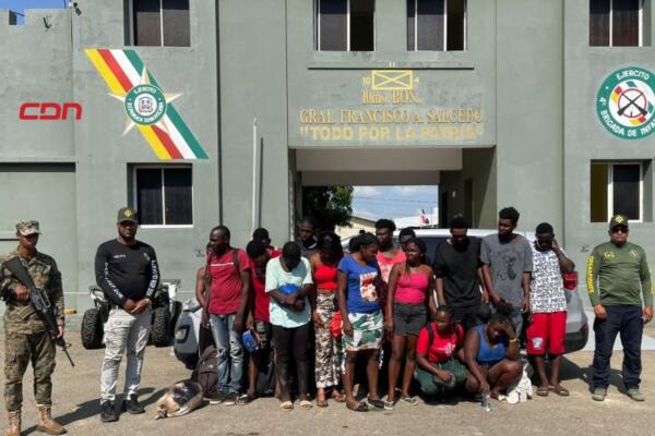 Los 17 inmigrantes haitianos en situación migratoria irregular.