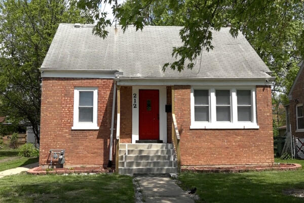 Captura de video que muestra la casa donde el papa León XIV pasó sus primeros años en Chicago (Estados Unidos) 