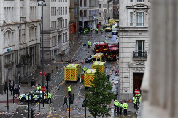 Atropello masivo deja varios hospitalizados durante celebraciones del Liverpool FC