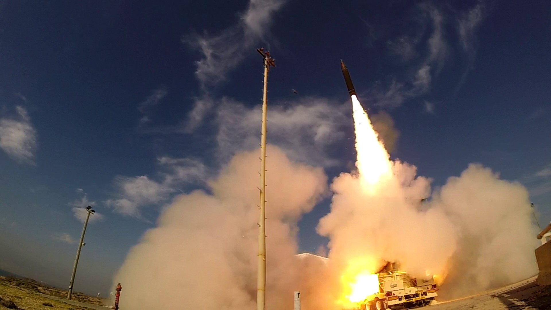 Israel intercepta un misil lanzado desde Yemen que hizo sonar las alarmas en Tel Aviv