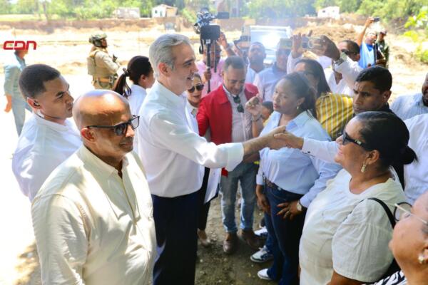 Presidente Abinader se reúne con comunitarios y autoridades de Espaillat y Puerto Plata. (foto, fuente externa)