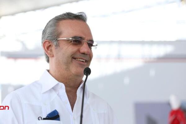 Presidente Abinader suspende viaje a Moca por recomendación de la Fuerza Aérea