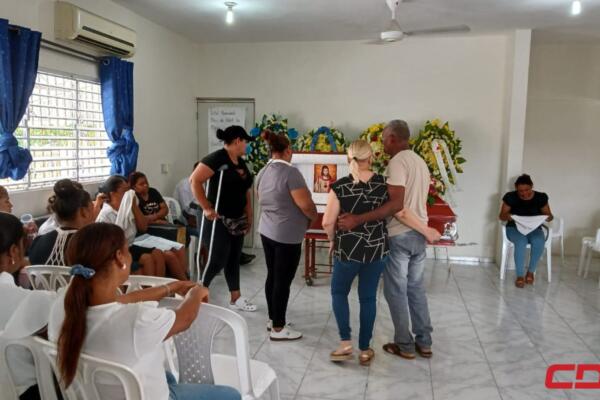 Dan último adiós a agente de la DNCD fallecido en Azua