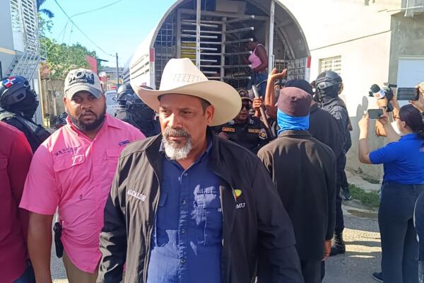 Alcalde de Dajabón responde a Faride Raful y encabeza operativo junto a Migración contra inmigrantes ilegales