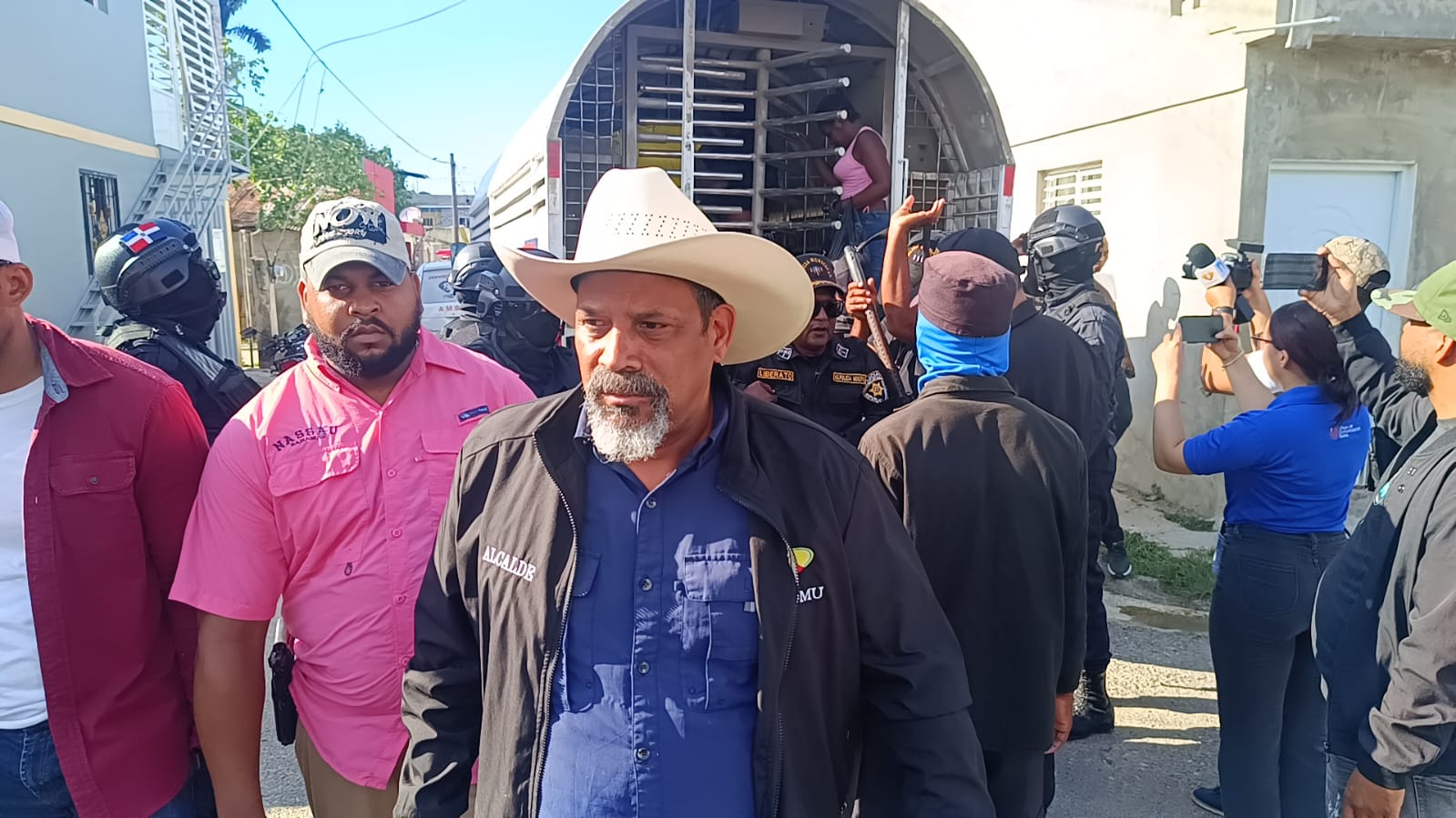 Alcalde de Dajabón responde a Faride Raful y encabeza operativo junto a Migración contra inmigrantes ilegales