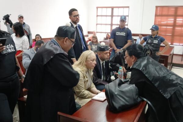 Arrestan a La Tora por desacato judicial 

