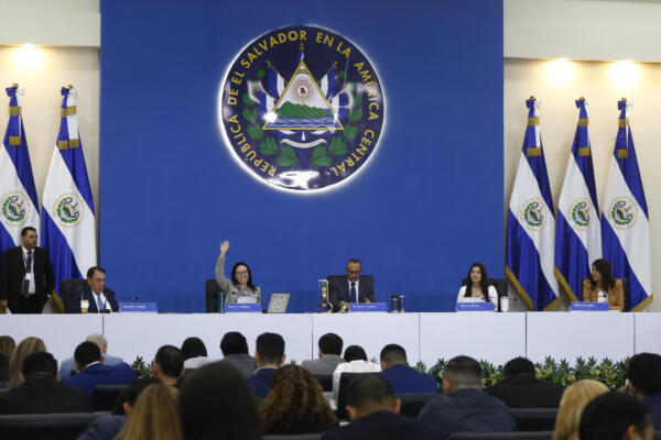 Fotografía de una sesión plenaria de la Asamblea Legislativa este 20 de mayo de 2025, en Antiguo Cuscatlán (El Salvador). EFE