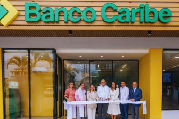 Apertura de la nueva sucursal del Banco Caribe en la región Este del país. Foto: Fuente externa