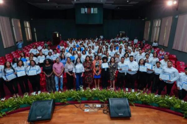 Banco Popular y Loyola forman cientos de jóvenes en emprendimiento