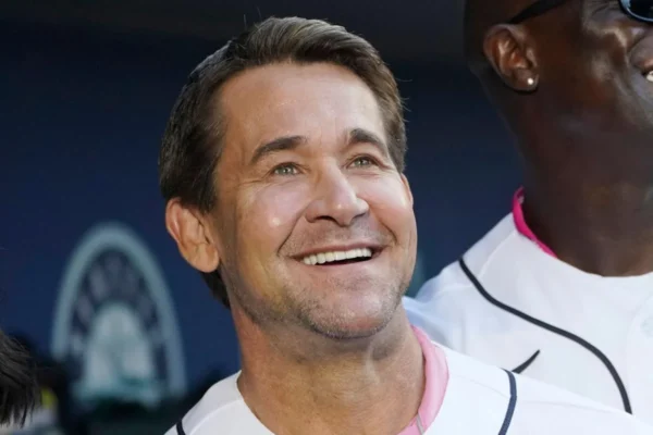 (.285), el 29 en carreras anotadas (113) y el 29 en porcentaje de bases por bolas (6.7%).
Boone es el hermano mayor del actual mánager de los Yankees, Aaron Boone, y el hijo del exjugador y mánager de Grandes Ligas Bob Boone. 