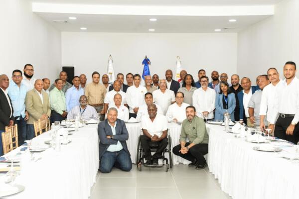 Esta comisión está compuesta por Grinilda Tavares Rojas, Maritza García, Yissel Cuevas, Ramsés Hidalgo.
