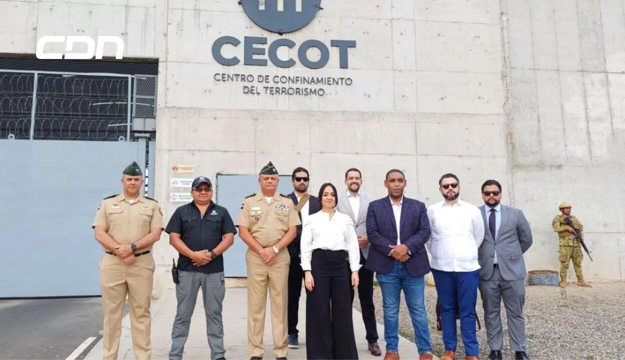 Faride Raful visita megacárcel del presidente salvadoreño Bukele