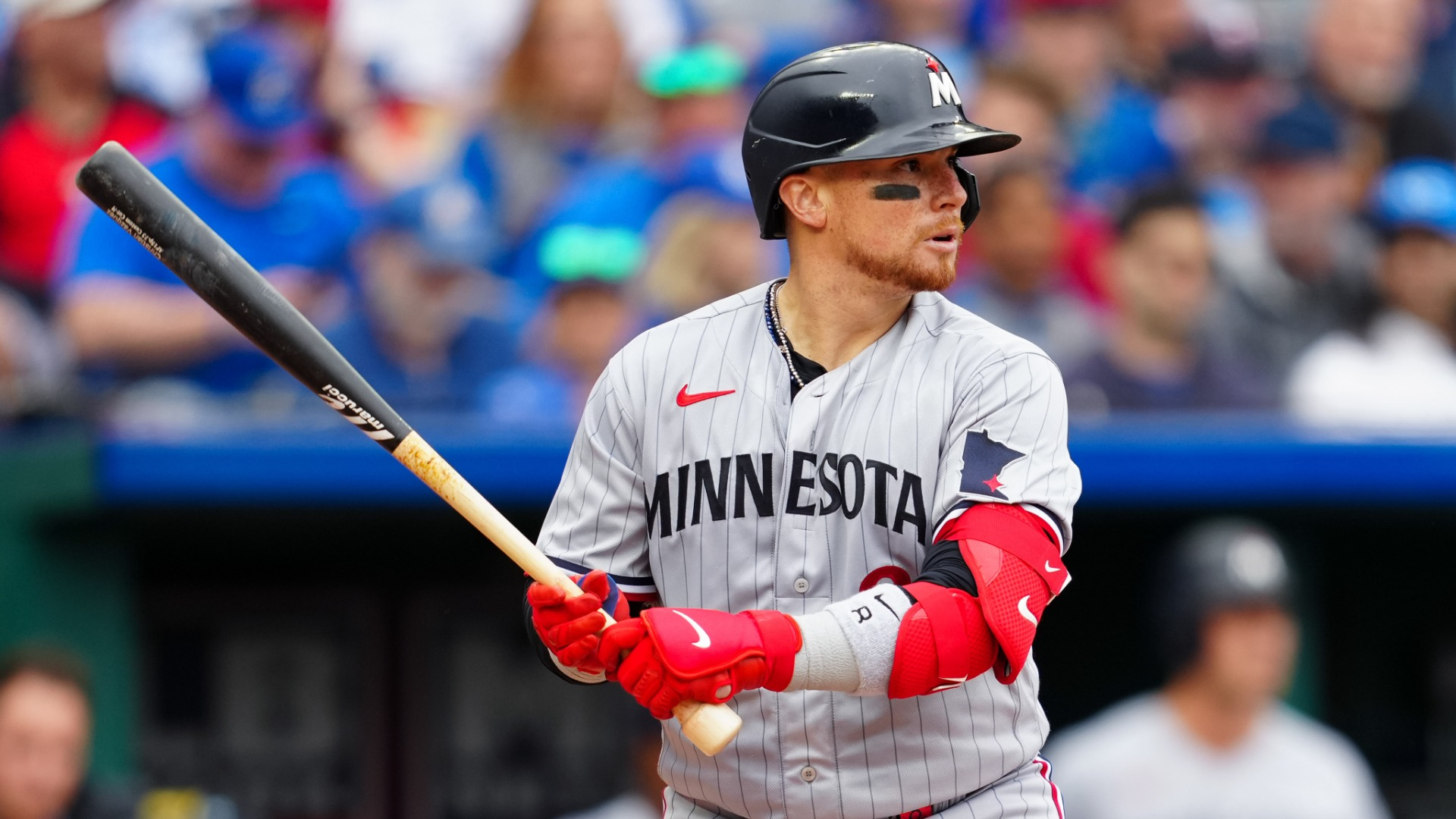 Los equipos pudieron comenzar a tiempo la jornada después de que la lluvia suspendiera el juego la noche anterior, y los Orioles se fueron al frente 3-0 tras el jonrón de dos carreras de Gunnar Henderson en el tercer inning.