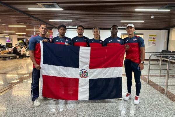La delegación la conforman el entrenador nacional y dirigente deportivo Kenny Núñez Veras, junto a los atletas Karina Fermín, Gabriel Domínguez, Yeraldo Devora, Brayan Almonte y Carlos Andrés Pérez.