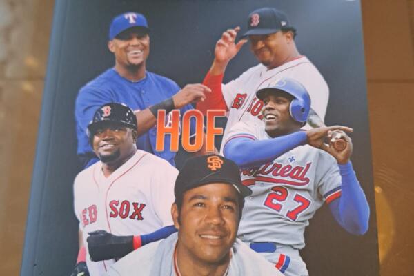Pioneros y Proezas de Dominicanos en Grandes Ligas es un texto de 232 páginas en las que se resaltan hechos notables logrados por los más de 900 jugadores de República Dominicana que han militado en el béisbol de las Mayores.