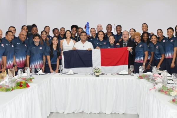 Cruz organizó un almuerzo con el laureado conjunto,  que partirá el 31 de este mes hacia Canadá a participar en la primera parada de la Liga de Naciones 2025.