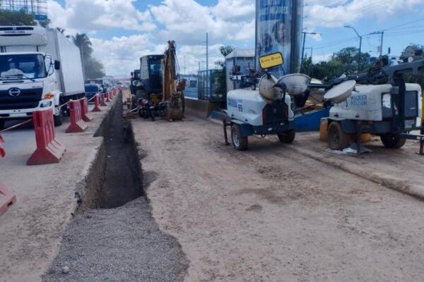 Caasd soluciona desbordamiento de aguas residuales en Las Américas, SDE.