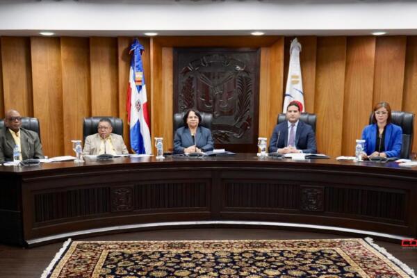 Los miembros del pleno expresaron de manera conjunta que “esta nueva etapa representa una oportunidad para recuperar la confianza ciudadana. Foto: Fuente externa