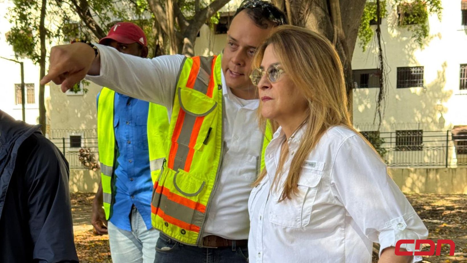 Carolina Mejía recorrió varios puntos para supervisar personalmente los trabajos que se han estado realizando para mitigar los efectos de la vaguada
