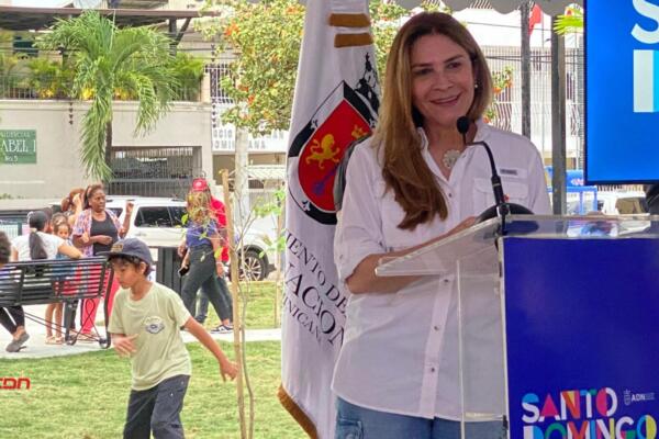 Carolina Mejía entregó el nuevo parque Renacimiento II. Foto: Fuente externa