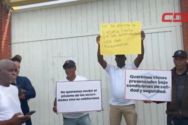 Piden intervención de las autoridades en centro escolar en Villa Altagracia.