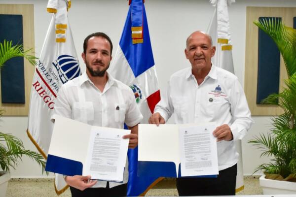 Claudio Caamaño Vélez, director ejecutivo de la TNR, e Isidro Torres, director general de los CTC.