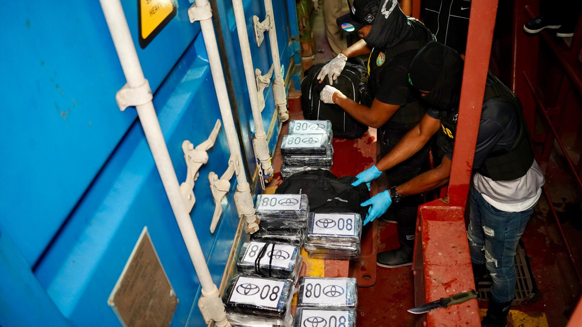 DNCD ocupa paquetes de presunta cocaína en Puerto de Caucedo